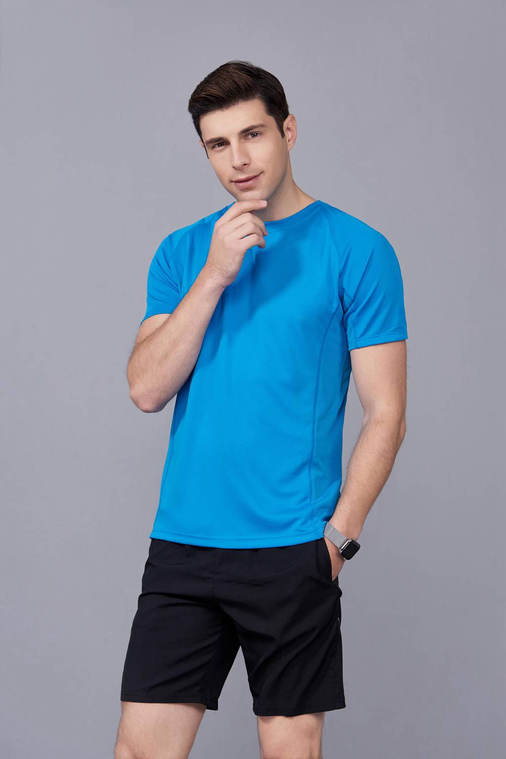 修身運動短袖 舒適透氣跑步訓(xùn)練速干T恤-湖藍色