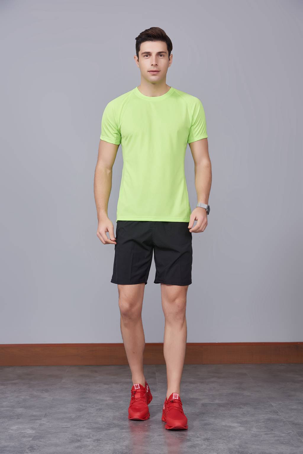 純色T恤  簡約大方經(jīng)典時尚  果綠色