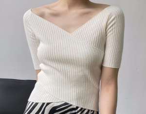 v領(lǐng)是什么樣子的？訂做v領(lǐng)衣服的優(yōu)點(diǎn)有哪些呢？